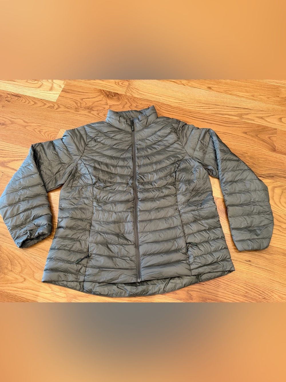 NWOT 32 Degrees Olive Green Quilted Lightweight Puffer Jacket - Picture 2 of 4
